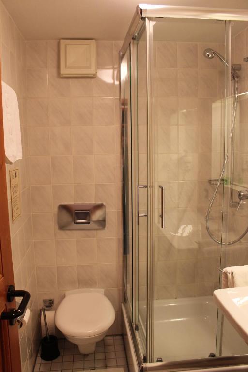 Hotel Hoefler B&B Нюрнберг Стая снимка